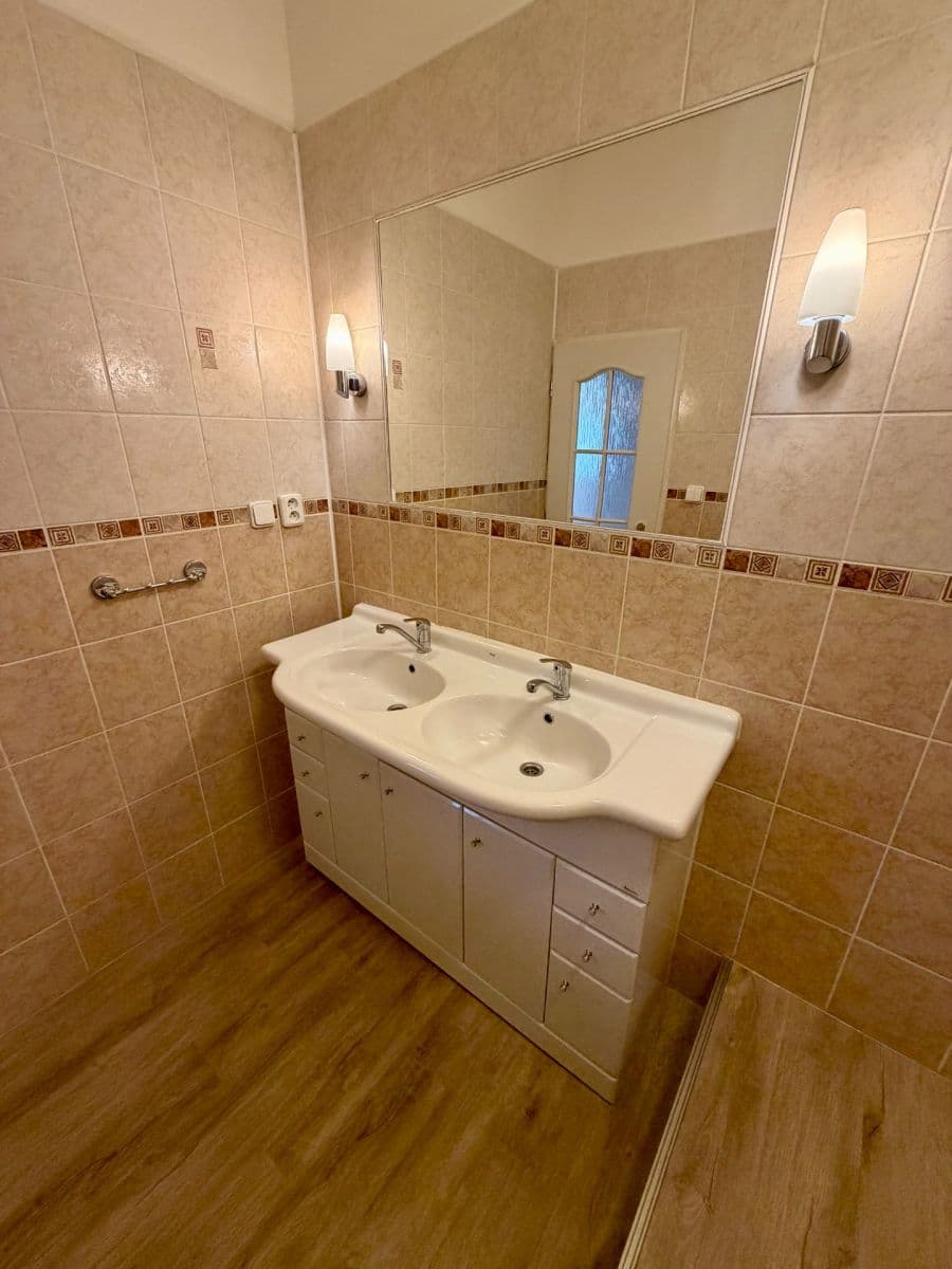 Prenájom bytu 2-izbový 52 m², Kováků, Praha, Praha Prenájom bytu 2-izbový 52 m², Kováků, Praha, Praha