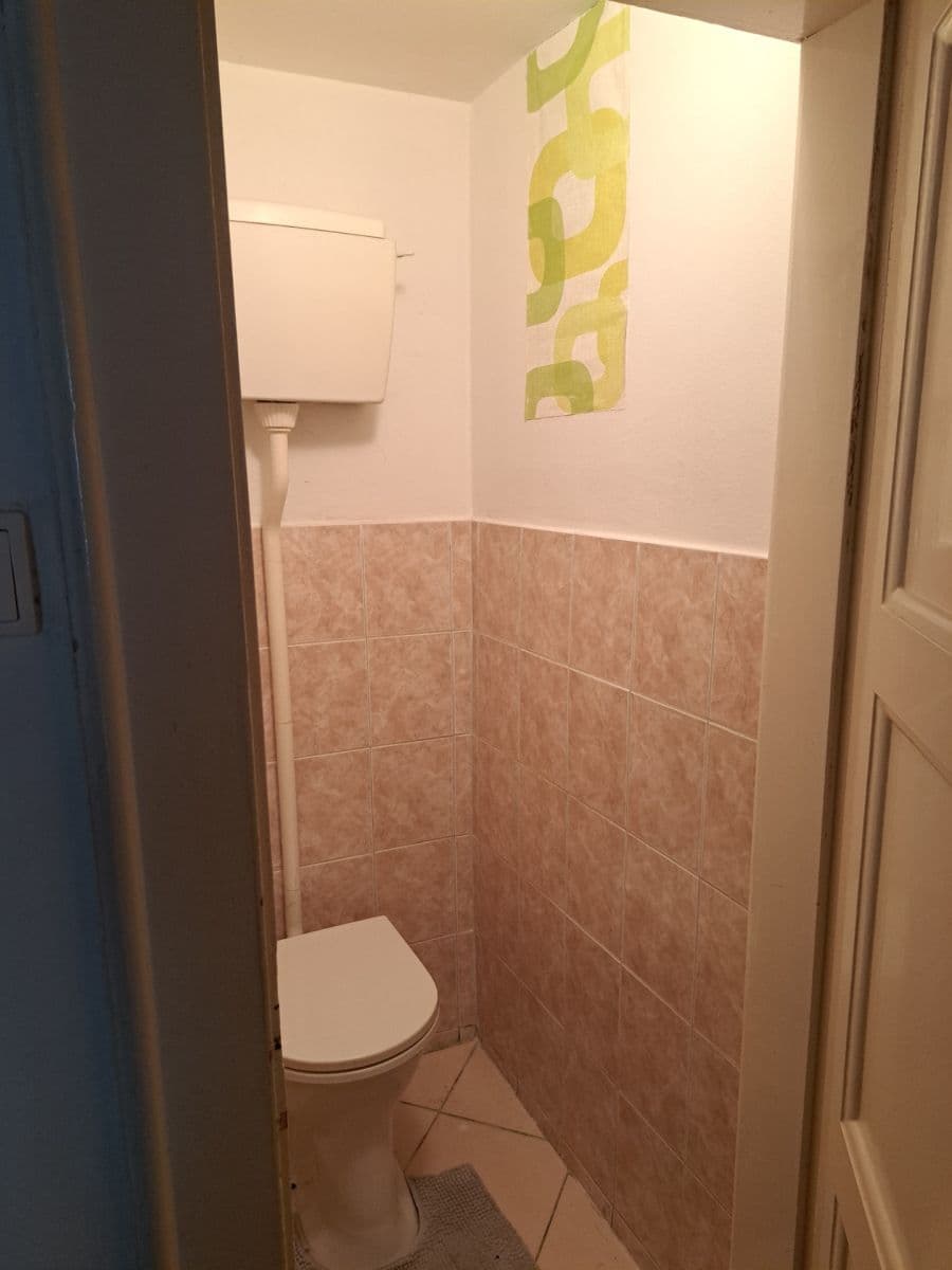 Prenájom bytu 1-izbový 40 m², Cetyňská, Praha, Praha Prenájom bytu 1-izbový 40 m², Cetyňská, Praha, Praha