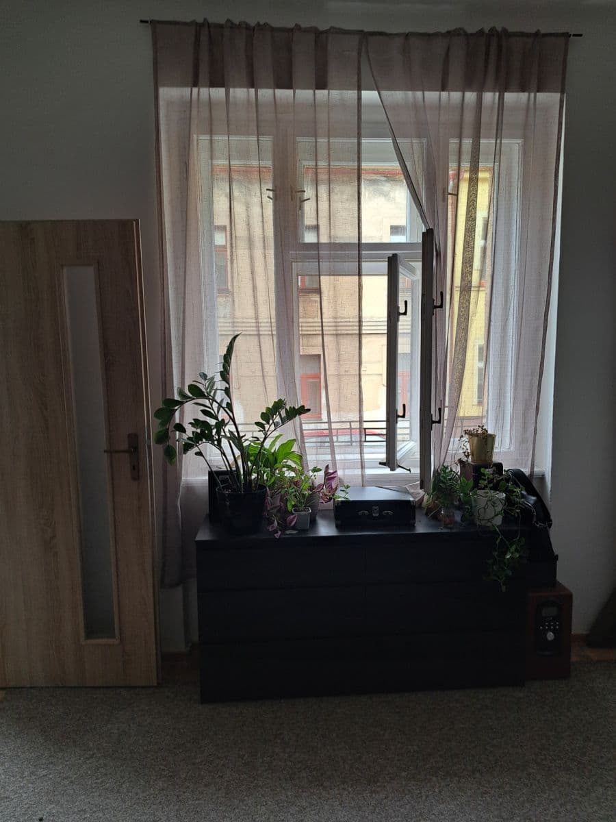 Prenájom bytu 1-izbový 40 m², Cetyňská, Praha, Praha Prenájom bytu 1-izbový 40 m², Cetyňská, Praha, Praha