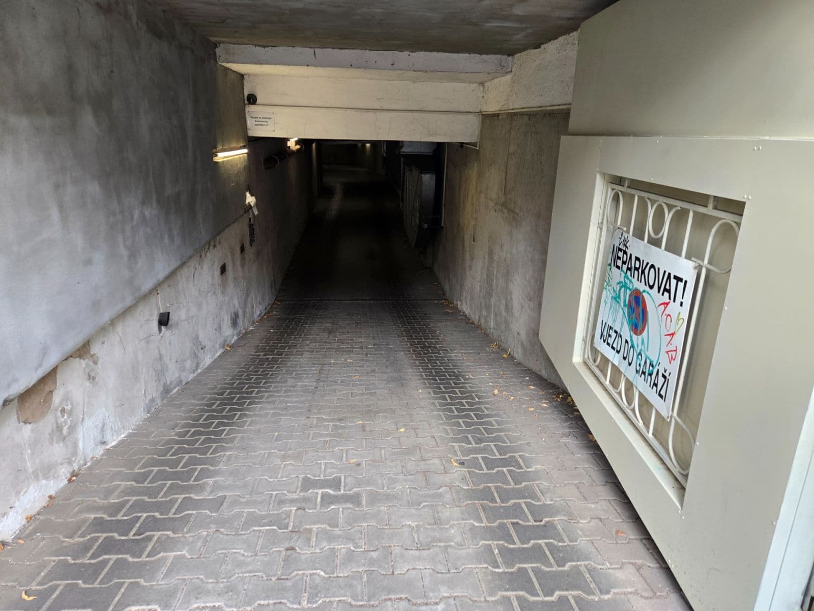 Prenájom garáže 13 m², Ruská, Praha, Praha Prenájom garáže 13 m², Ruská, Praha, Praha