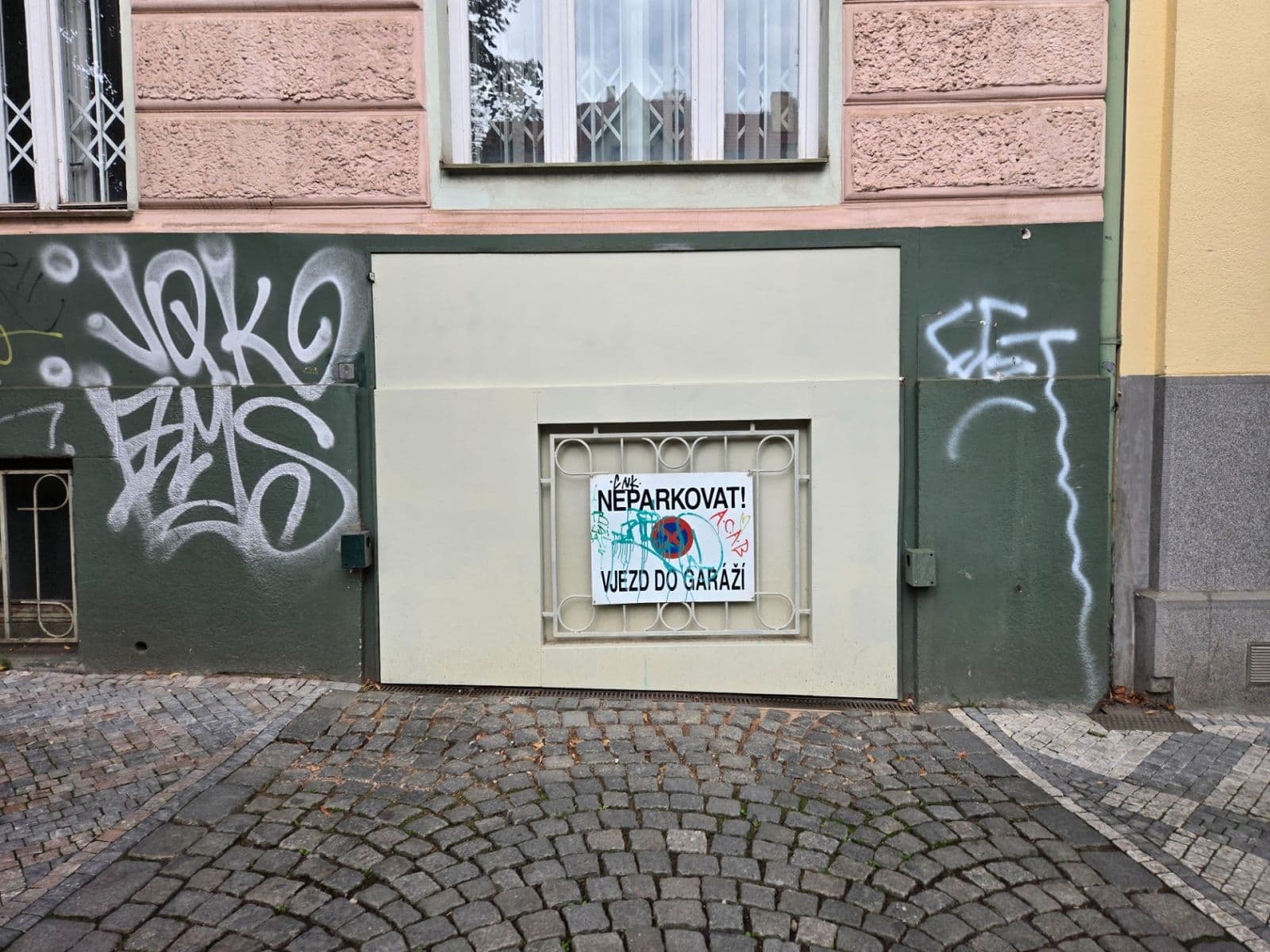 Prenájom garáže 13 m², Ruská, Praha, Praha Prenájom garáže 13 m², Ruská, Praha, Praha