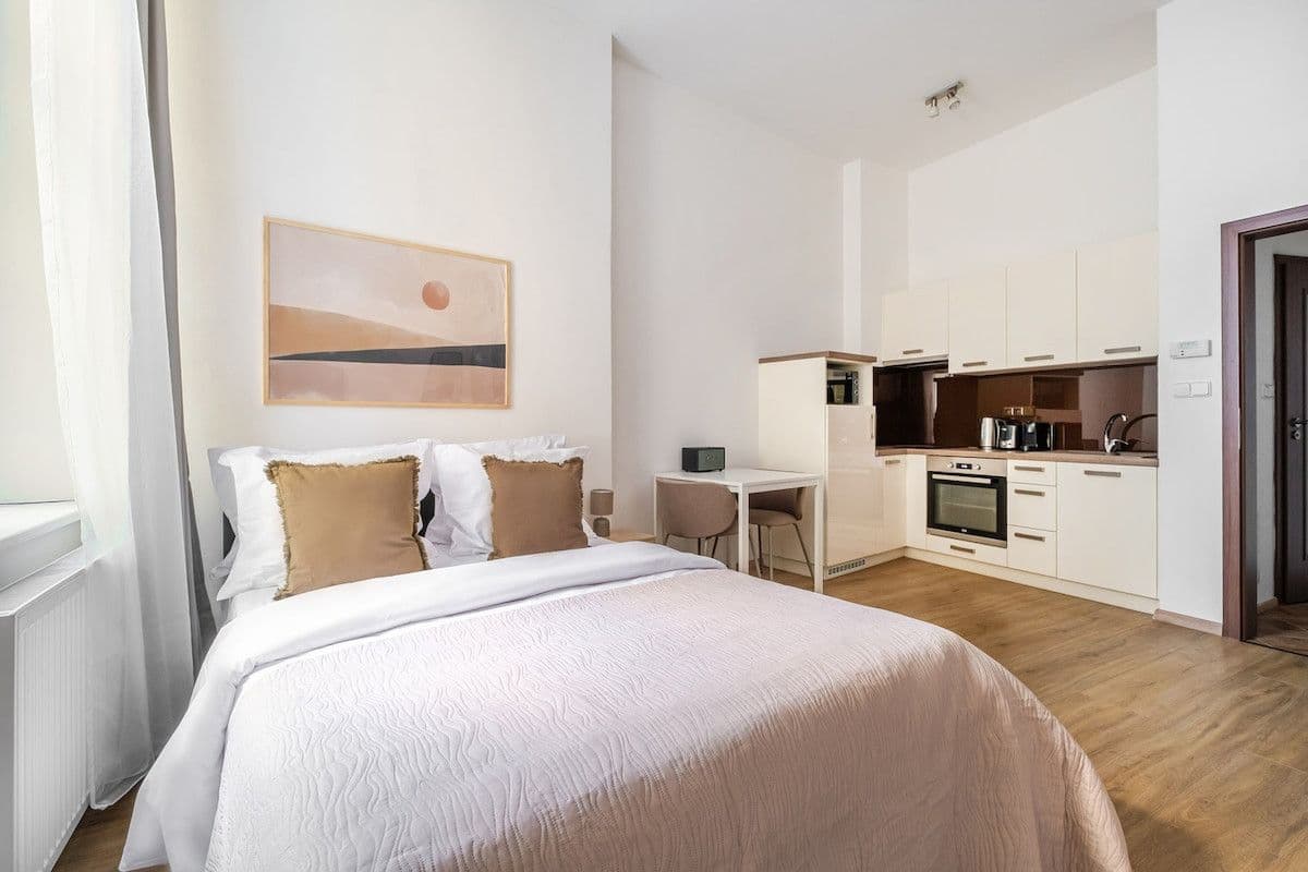 Prenájom bytu 25 m², Prvního pluku, Praha, Praha Prenájom bytu 25 m², Prvního pluku, Praha, Praha