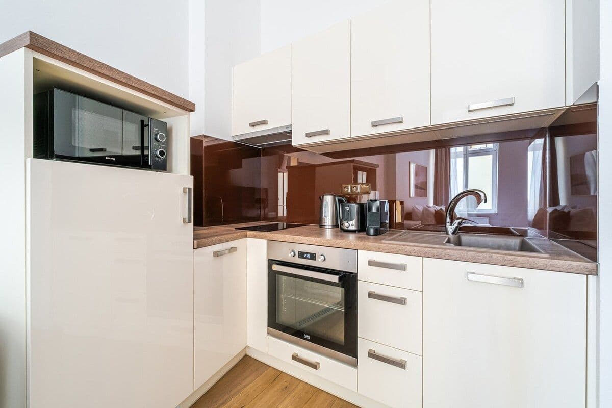 Prenájom bytu 25 m², Prvního pluku, Praha, Praha Prenájom bytu 25 m², Prvního pluku, Praha, Praha
