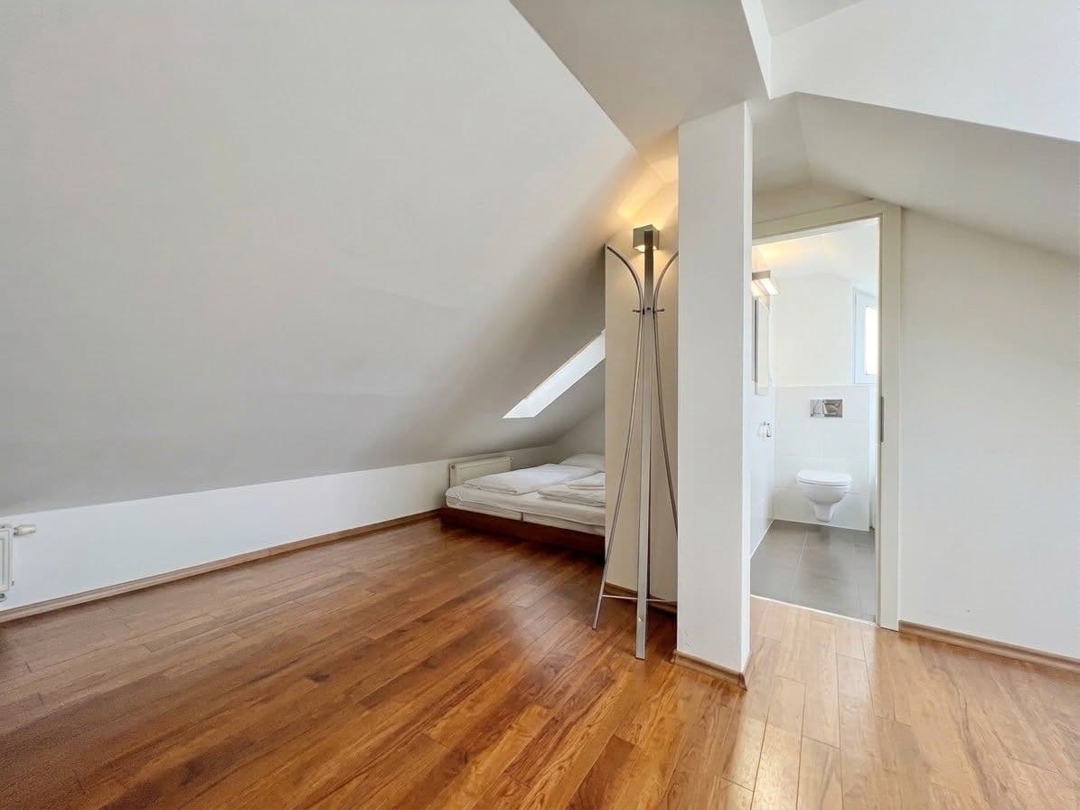 Predaj bytu 3-izbový 123 m², Slezská, Praha, Praha Predaj bytu 3-izbový 123 m², Slezská, Praha, Praha