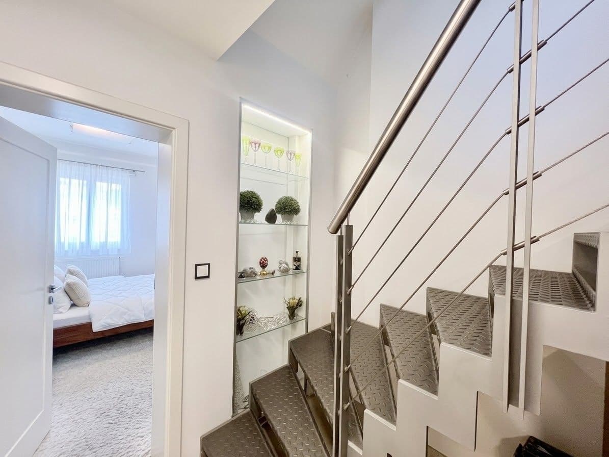 Predaj bytu 3-izbový 123 m², Slezská, Praha, Praha Predaj bytu 3-izbový 123 m², Slezská, Praha, Praha