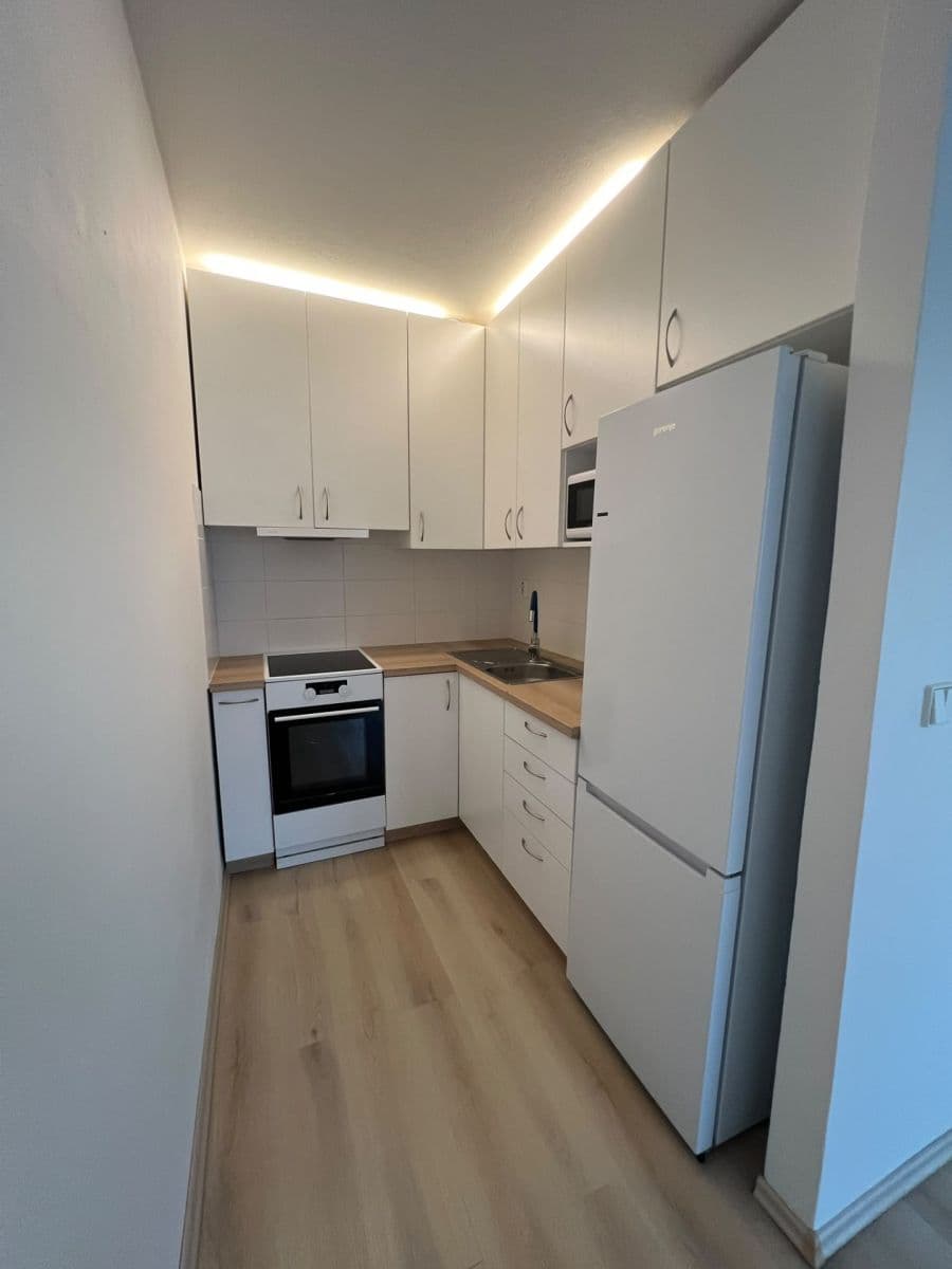 Prenájom bytu 2-izbový 47 m², Elplova, Brno, Jihomoravský kraj Prenájom bytu 2-izbový 47 m², Elplova, Brno, Jihomoravský kraj