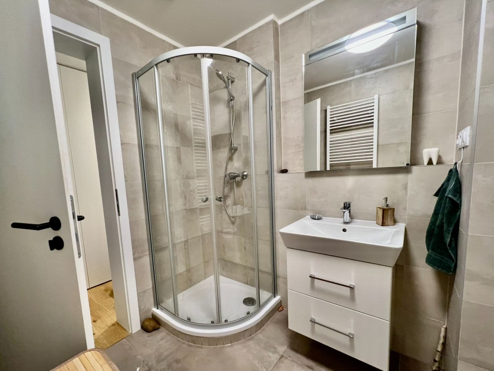 Prenájom bytu 3-izbový 61 m², Anny Čížkové, Praha, Praha Prenájom bytu 3-izbový 61 m², Anny Čížkové, Praha, Praha