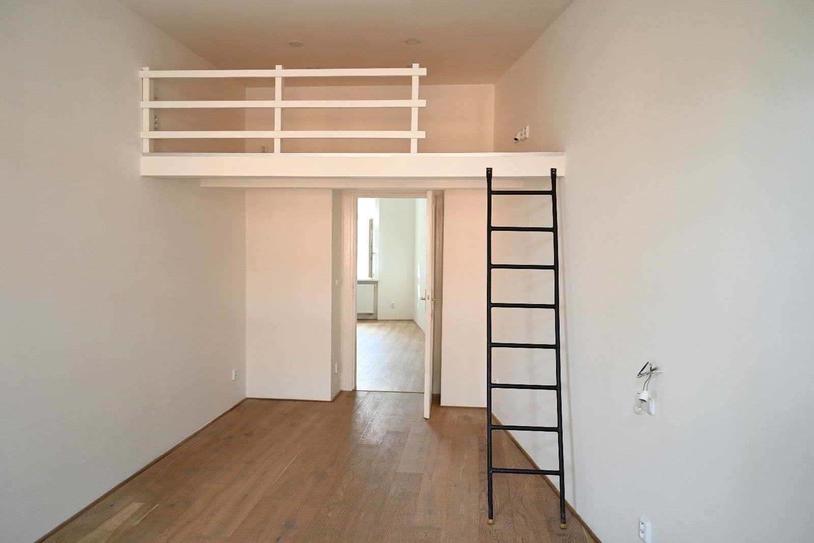 Prenájom bytu 2-izbový 58 m², Sokolovská, Praha, Praha Prenájom bytu 2-izbový 58 m², Sokolovská, Praha, Praha