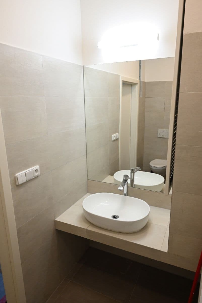 Prenájom bytu 2-izbový 58 m², Sokolovská, Praha, Praha Prenájom bytu 2-izbový 58 m², Sokolovská, Praha, Praha