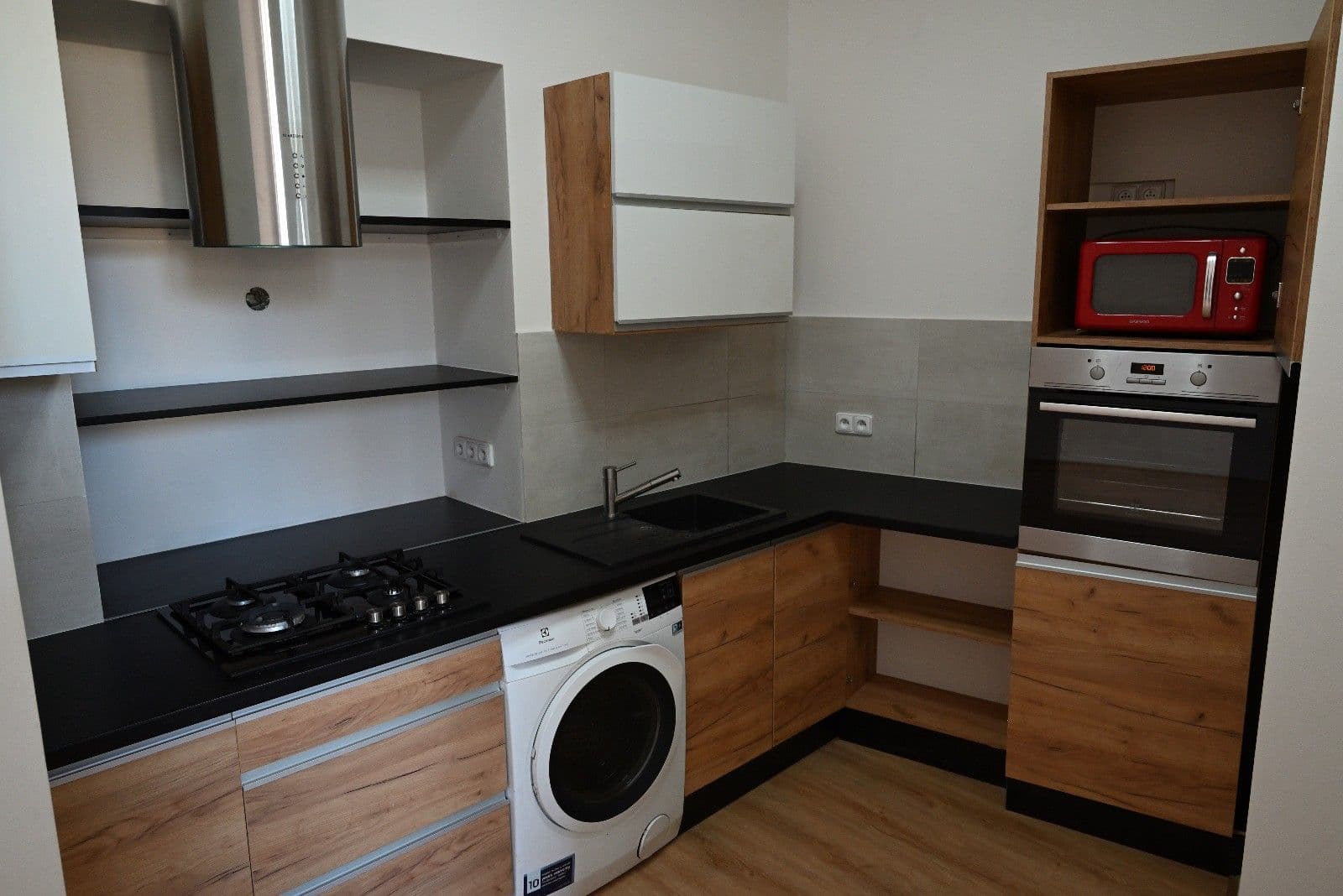 Prenájom bytu 2-izbový 58 m², Sokolovská, Praha, Praha Prenájom bytu 2-izbový 58 m², Sokolovská, Praha, Praha