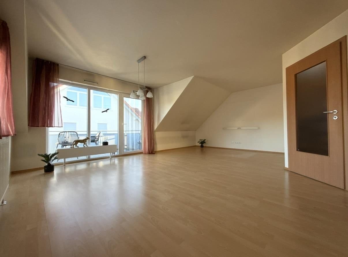 Prenájom bytu 3-izbový 79 m², Am Rötelesberg 5, Nufringen, Bádensko-Wurttembersko Prenájom bytu 3-izbový 79 m², Am Rötelesberg 5, Nufringen, Bádensko-Wurttembersko