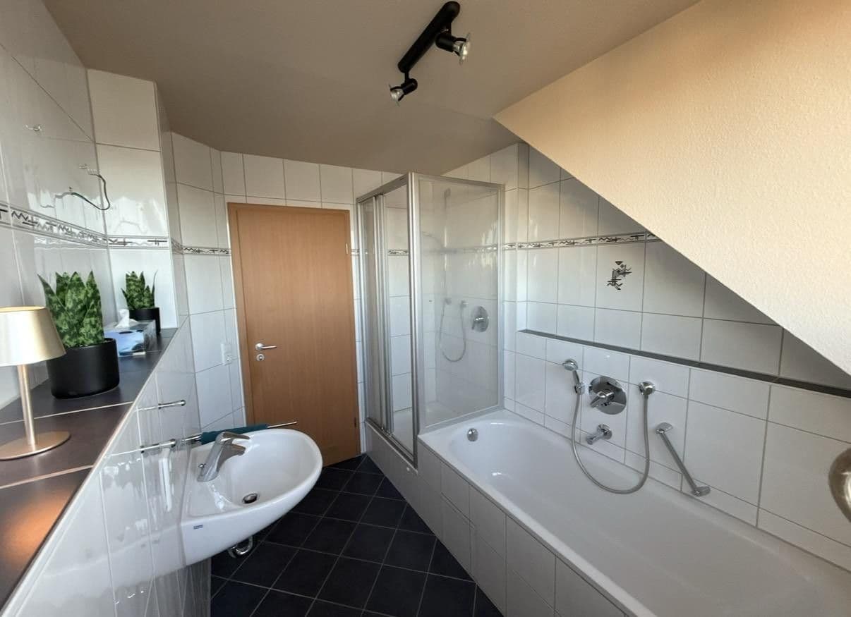 Prenájom bytu 3-izbový 79 m², Am Rötelesberg 5, Nufringen, Bádensko-Wurttembersko Prenájom bytu 3-izbový 79 m², Am Rötelesberg 5, Nufringen, Bádensko-Wurttembersko