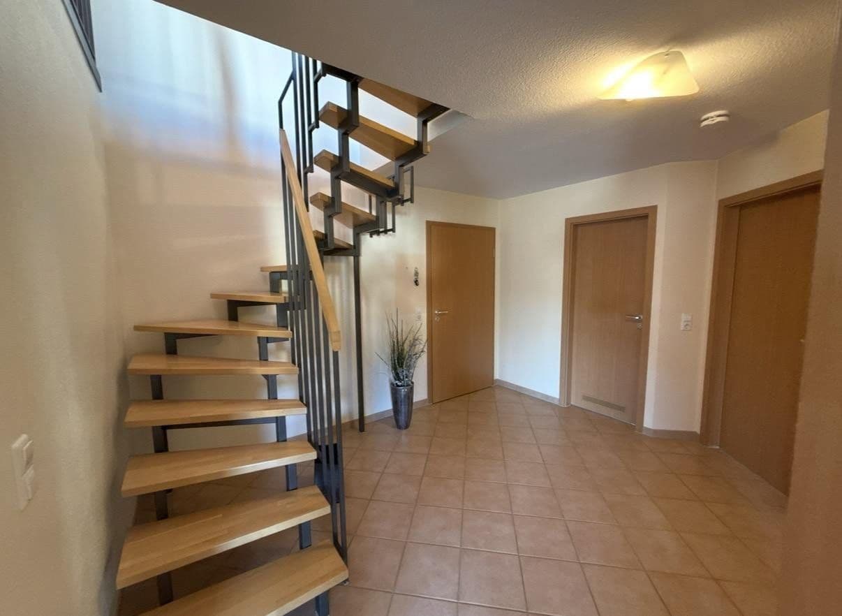 Prenájom bytu 3-izbový 79 m², Am Rötelesberg 5, Nufringen, Bádensko-Wurttembersko Prenájom bytu 3-izbový 79 m², Am Rötelesberg 5, Nufringen, Bádensko-Wurttembersko