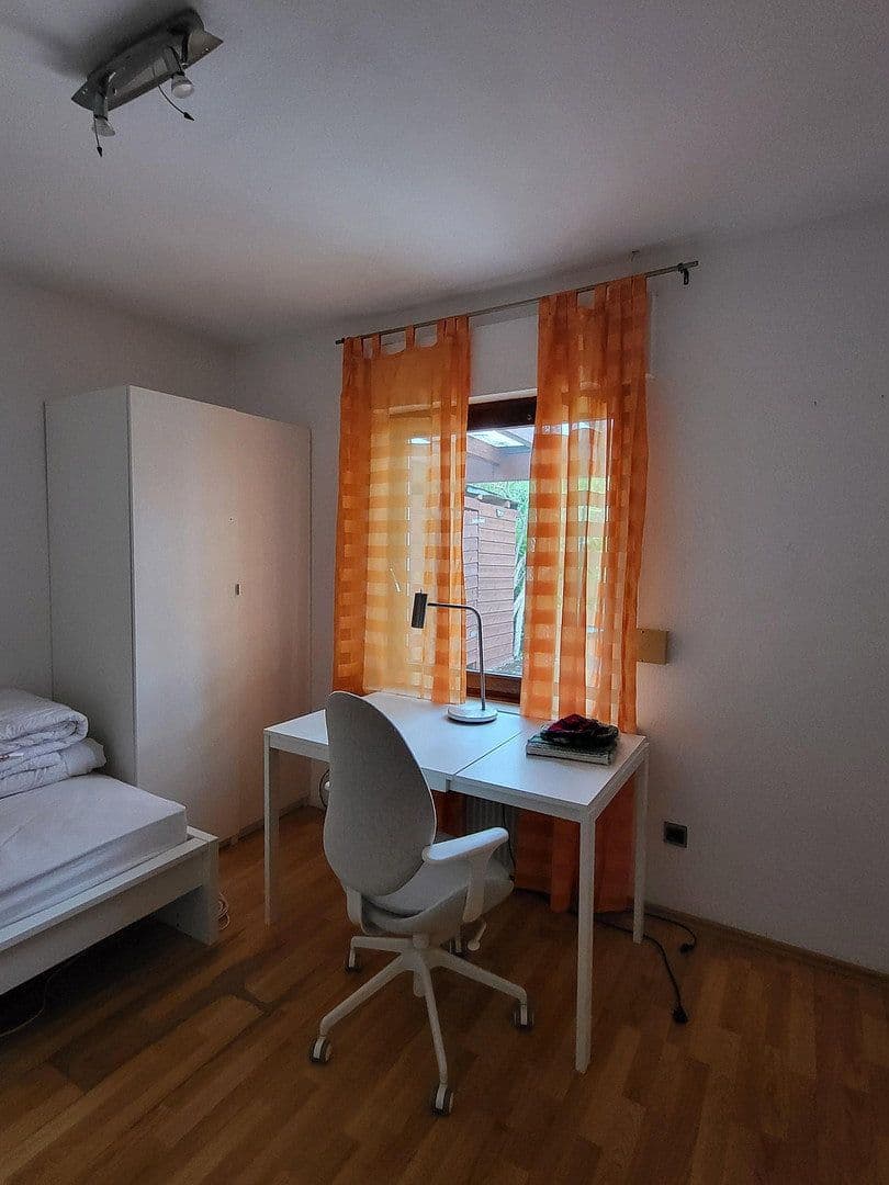 Predaj domu 230 m², pozemok 726 m², Parkweg 3, Vaihingen an der Enz, Bádensko-Wurttembersko Predaj domu 230 m², pozemok 726 m², Parkweg 3, Vaihingen an der Enz, Bádensko-Wurttembersko