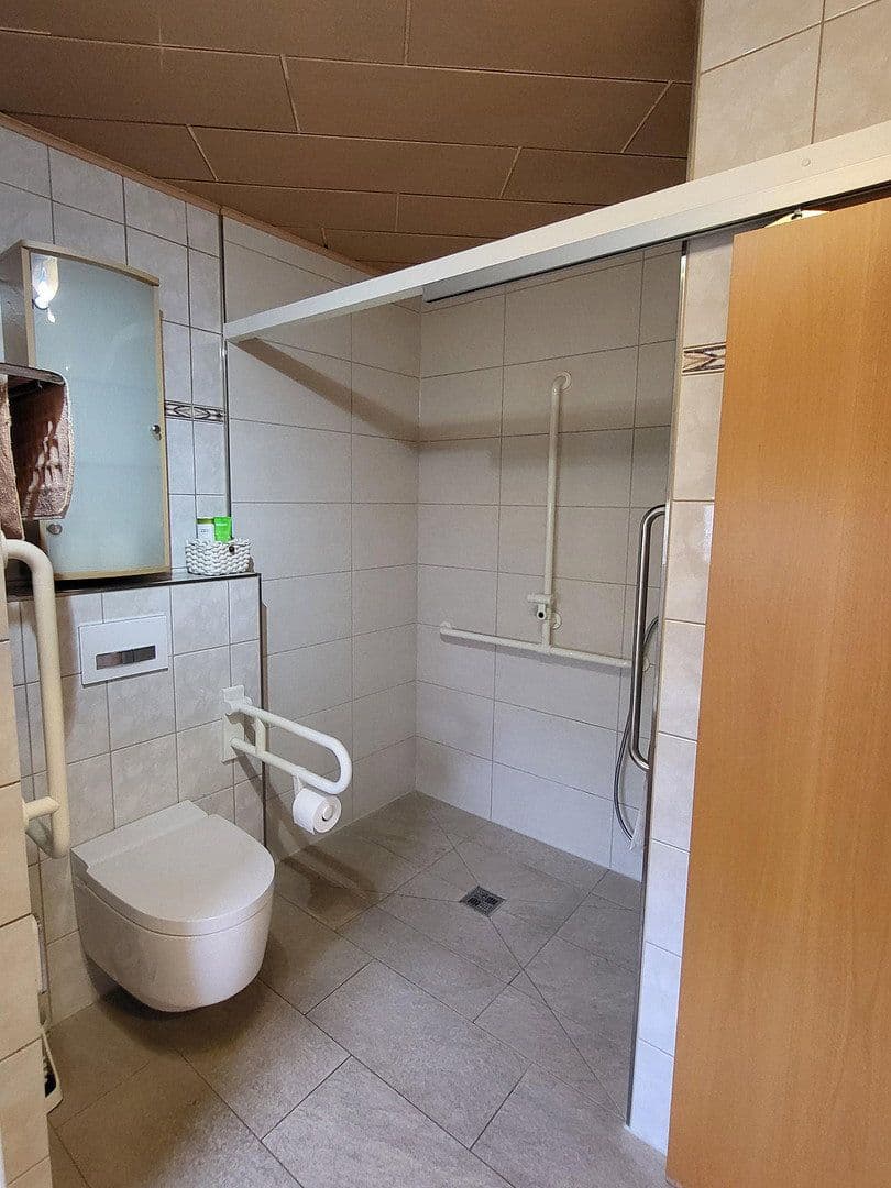 Predaj domu 230 m², pozemok 726 m², Parkweg 3, Vaihingen an der Enz, Bádensko-Wurttembersko Predaj domu 230 m², pozemok 726 m², Parkweg 3, Vaihingen an der Enz, Bádensko-Wurttembersko