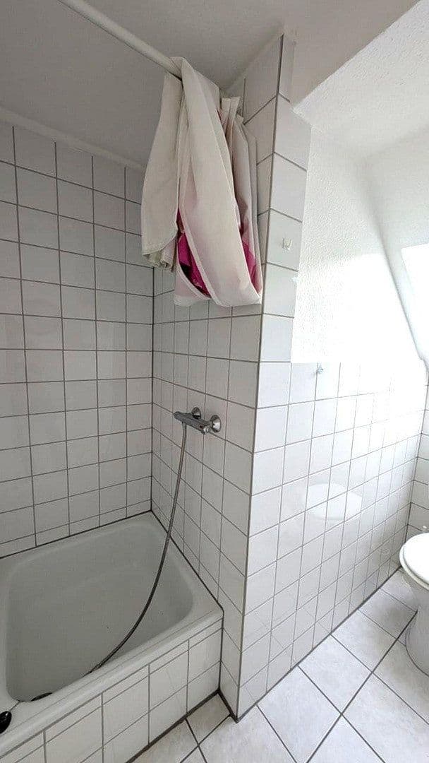 Prenájom bytu 2-izbový 70 m², Gelsenkirchen, Severné Porýnie - Westfálsko Prenájom bytu 2-izbový 70 m², Gelsenkirchen, Severné Porýnie - Westfálsko