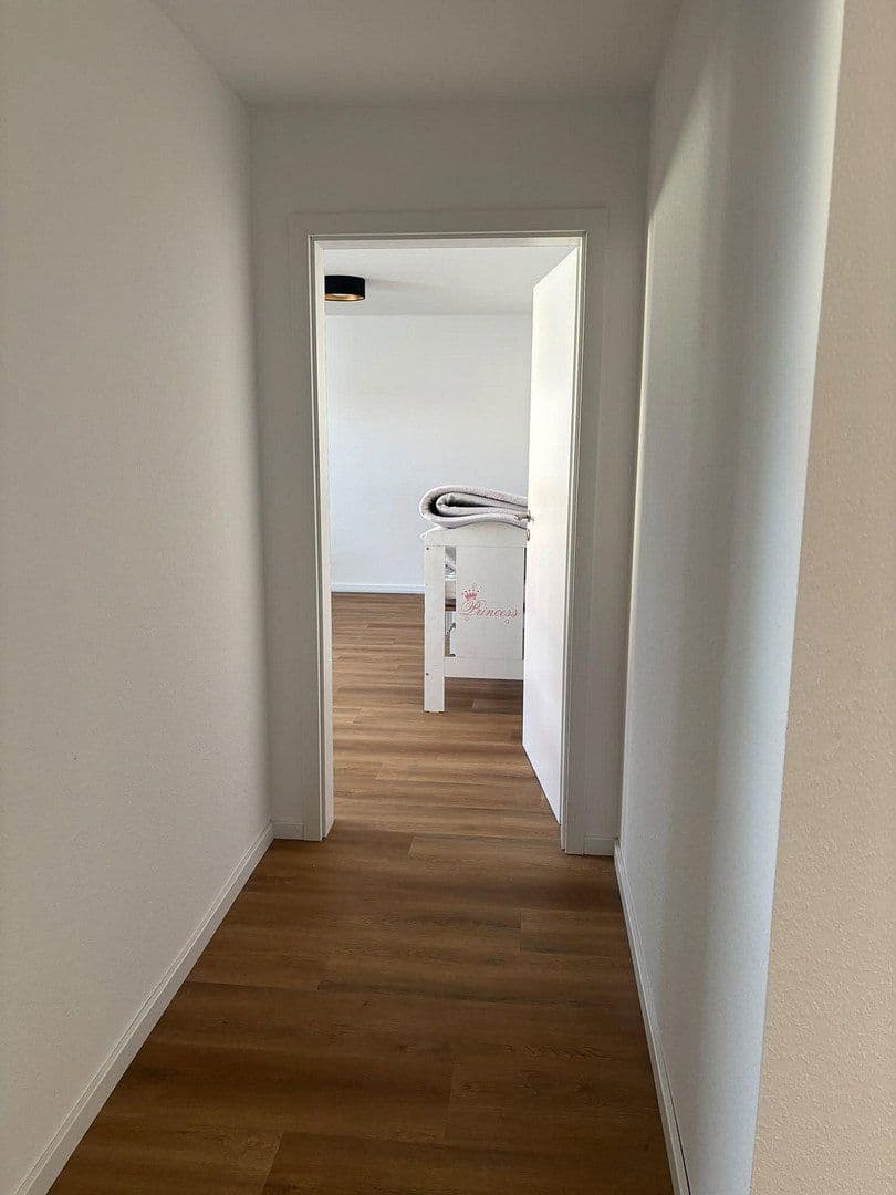 Prenájom bytu 4-izbový 111 m², Crailsheimer Str. 2, Frankenhardt, Bádensko-Wurttembersko Prenájom bytu 4-izbový 111 m², Crailsheimer Str. 2, Frankenhardt, Bádensko-Wurttembersko