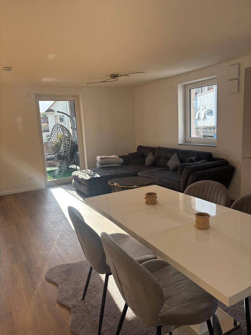 Prenájom bytu 4-izbový 111 m², Crailsheimer Str. 2, Frankenhardt, Bádensko-Wurttembersko Prenájom bytu 4-izbový 111 m², Crailsheimer Str. 2, Frankenhardt, Bádensko-Wurttembersko