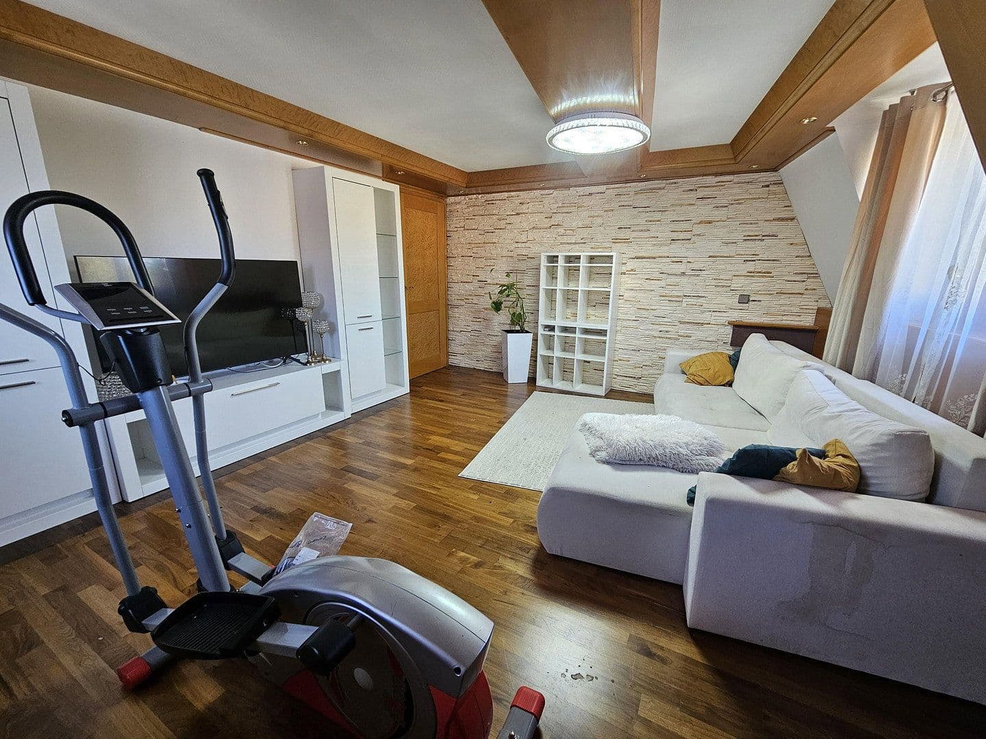Prenájom bytu 6-izbový 143 m², Leidringer Str. 2, Rosenfeld, Bádensko-Wurttembersko Prenájom bytu 6-izbový 143 m², Leidringer Str. 2, Rosenfeld, Bádensko-Wurttembersko