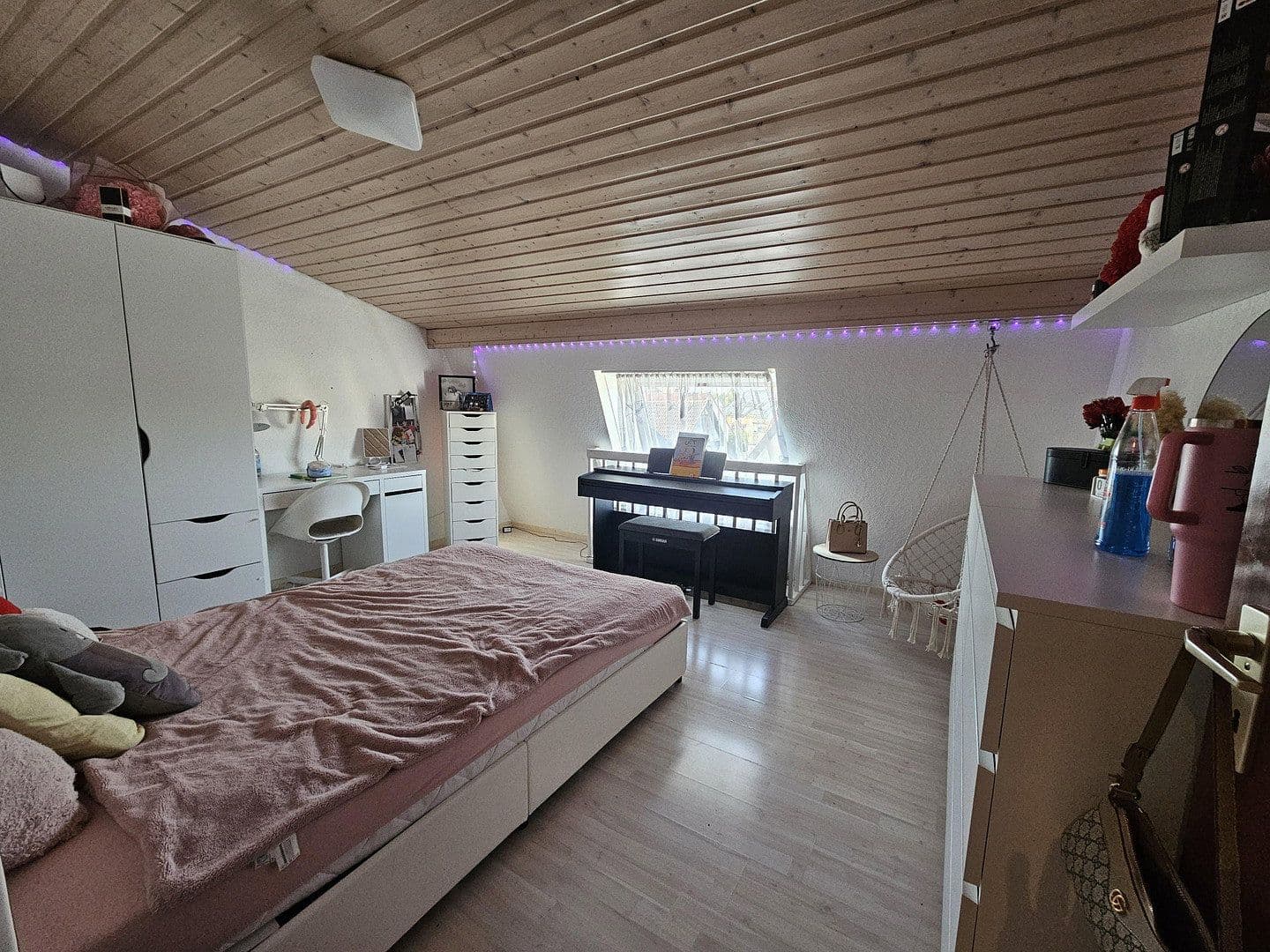 Prenájom bytu 6-izbový 143 m², Leidringer Str. 2, Rosenfeld, Bádensko-Wurttembersko Prenájom bytu 6-izbový 143 m², Leidringer Str. 2, Rosenfeld, Bádensko-Wurttembersko