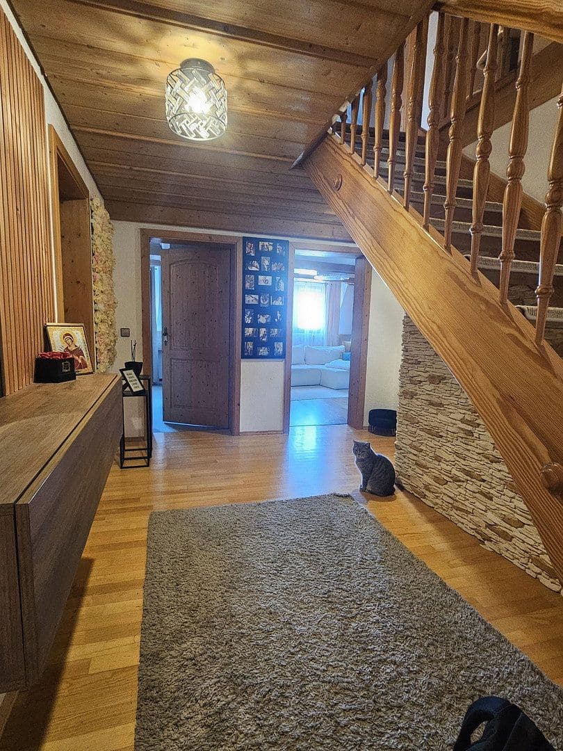 Prenájom bytu 6-izbový 143 m², Leidringer Str. 2, Rosenfeld, Bádensko-Wurttembersko Prenájom bytu 6-izbový 143 m², Leidringer Str. 2, Rosenfeld, Bádensko-Wurttembersko