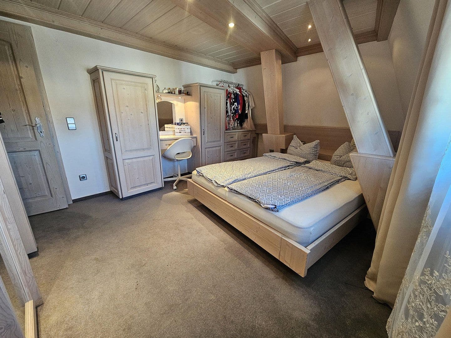 Prenájom bytu 6-izbový 143 m², Leidringer Str. 2, Rosenfeld, Bádensko-Wurttembersko Prenájom bytu 6-izbový 143 m², Leidringer Str. 2, Rosenfeld, Bádensko-Wurttembersko