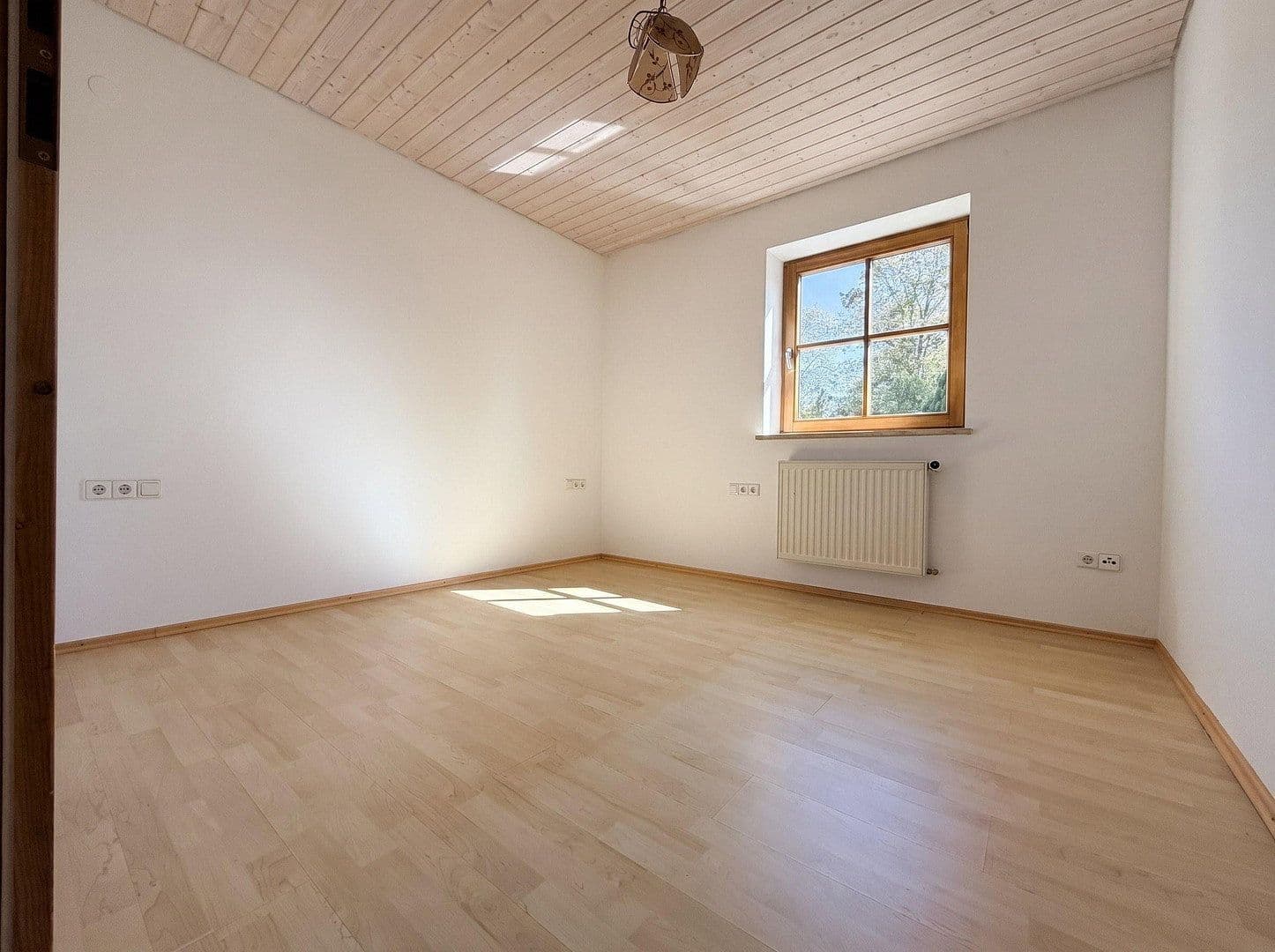 Prenájom domu 175 m², pozemok 684 m², Germaringen, Bavorsko Prenájom domu 175 m², pozemok 684 m², Germaringen, Bavorsko