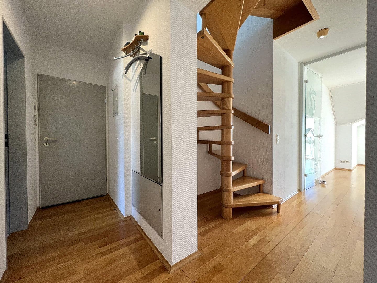 Prenájom bytu 4-izbový 101 m², Reuterallee 69, Darmstadt, Hesensko Prenájom bytu 4-izbový 101 m², Reuterallee 69, Darmstadt, Hesensko