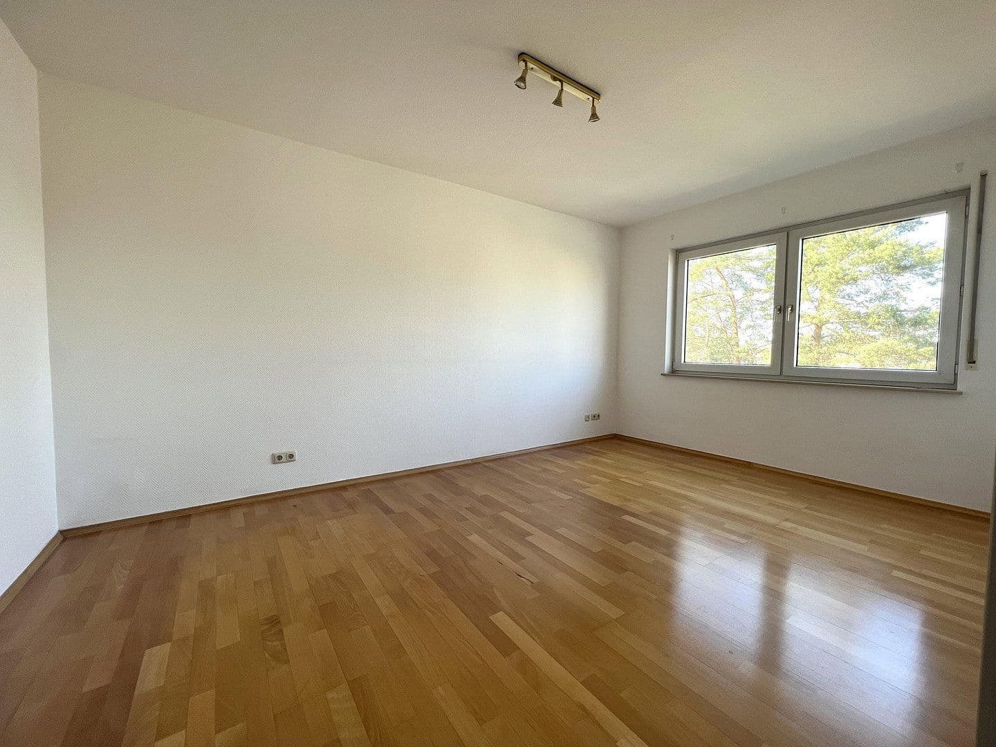 Prenájom bytu 4-izbový 101 m², Reuterallee 69, Darmstadt, Hesensko Prenájom bytu 4-izbový 101 m², Reuterallee 69, Darmstadt, Hesensko