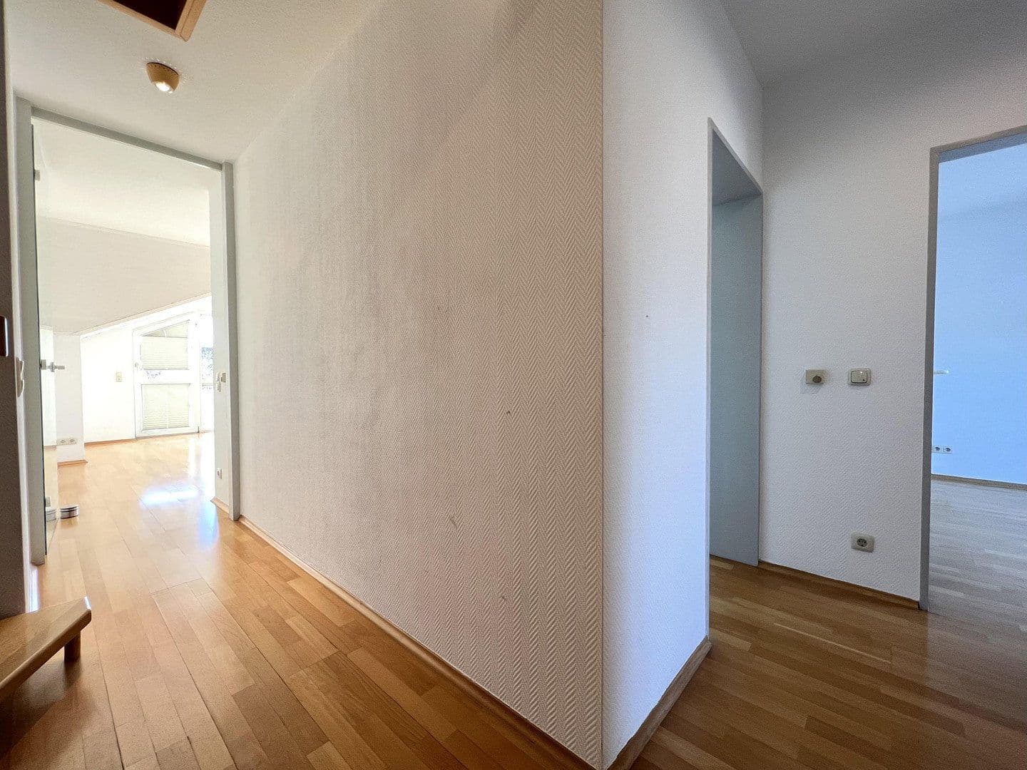 Prenájom bytu 4-izbový 101 m², Reuterallee 69, Darmstadt, Hesensko Prenájom bytu 4-izbový 101 m², Reuterallee 69, Darmstadt, Hesensko