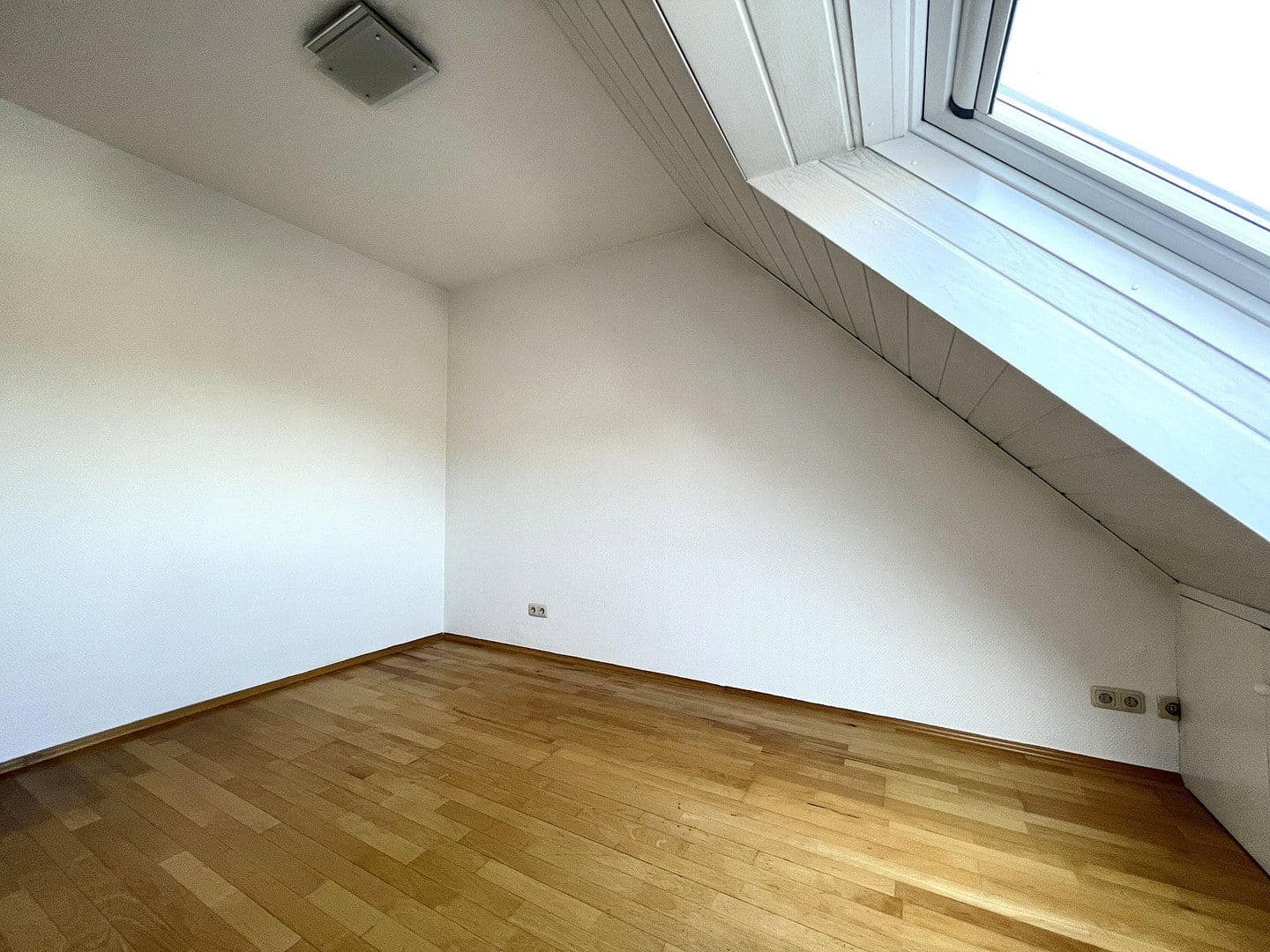 Prenájom bytu 4-izbový 101 m², Reuterallee 69, Darmstadt, Hesensko Prenájom bytu 4-izbový 101 m², Reuterallee 69, Darmstadt, Hesensko