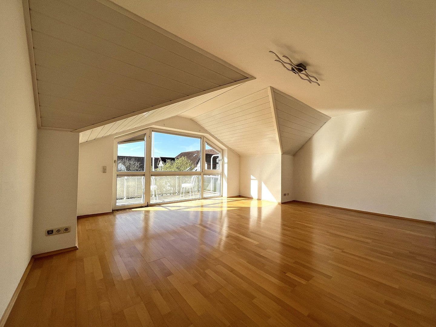 Prenájom bytu 4-izbový 101 m², Reuterallee 69, Darmstadt, Hesensko Prenájom bytu 4-izbový 101 m², Reuterallee 69, Darmstadt, Hesensko