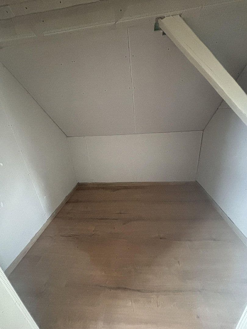 Prenájom bytu 2-izbový 55 m², Münsingen, Bádensko-Wurttembersko Prenájom bytu 2-izbový 55 m², Münsingen, Bádensko-Wurttembersko