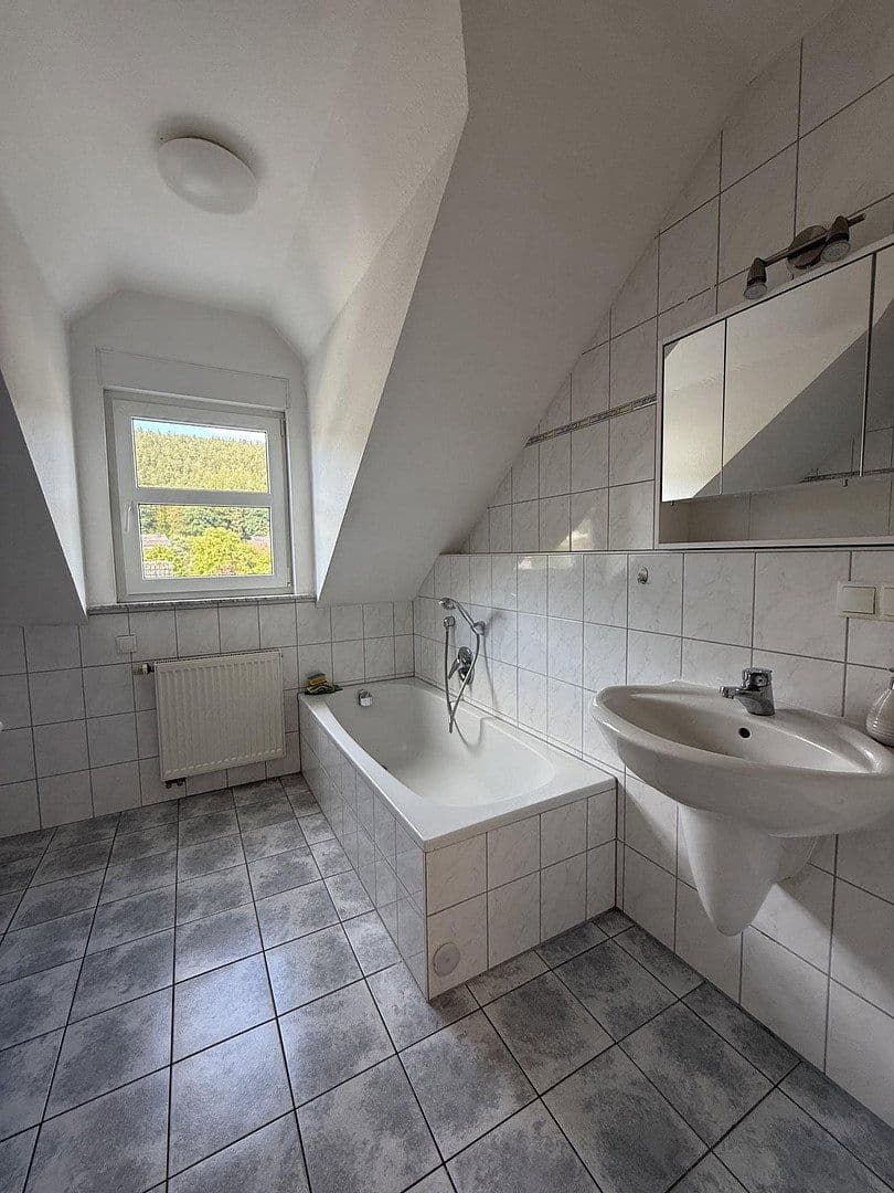 Prenájom bytu 3-izbový 95 m², Lohr am Main, Bavorsko Prenájom bytu 3-izbový 95 m², Lohr am Main, Bavorsko