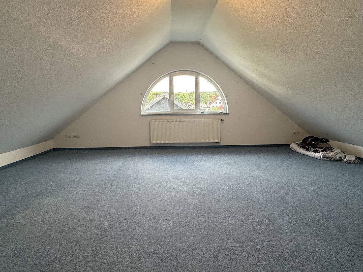 Prenájom bytu 3-izbový 95 m², Lohr am Main, Bavorsko Prenájom bytu 3-izbový 95 m², Lohr am Main, Bavorsko