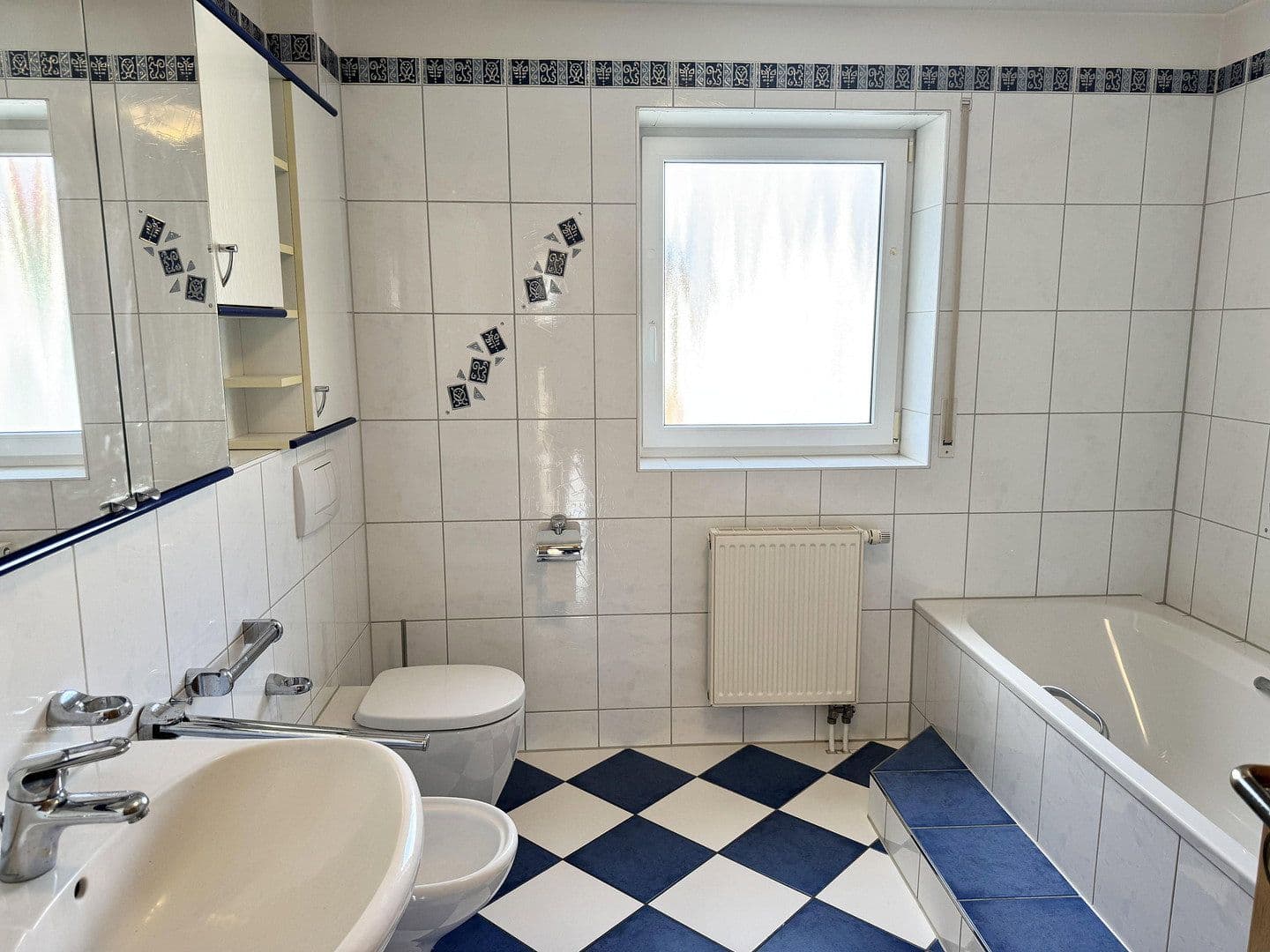 Predaj domu 164 m², pozemok 477 m², Kippenheim, Bádensko-Wurttembersko Predaj domu 164 m², pozemok 477 m², Kippenheim, Bádensko-Wurttembersko