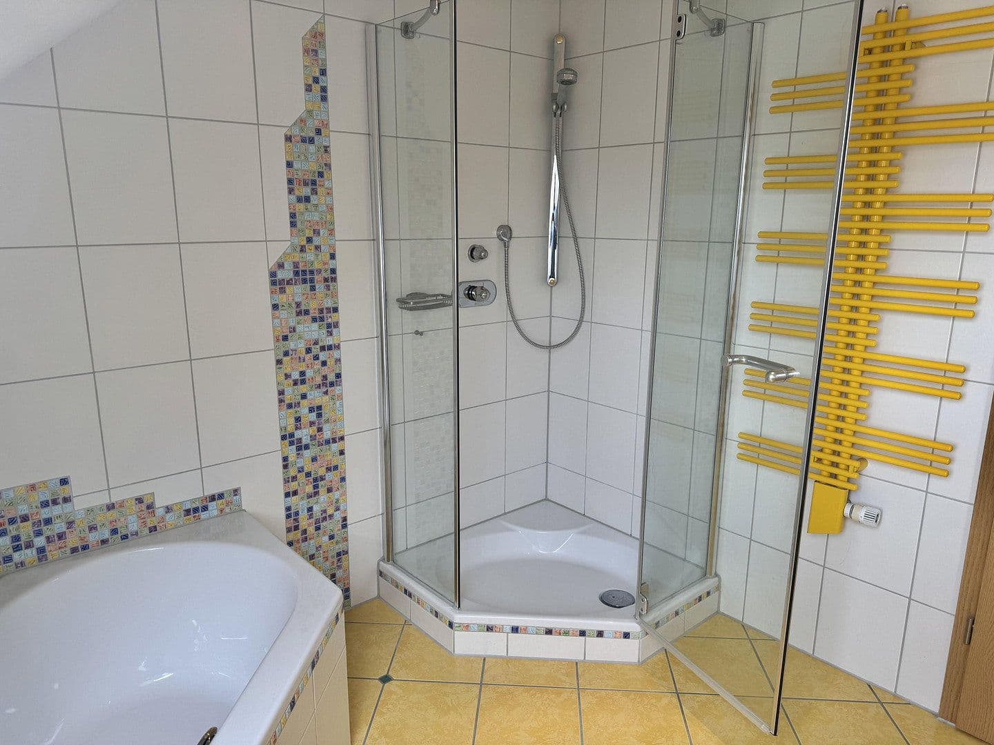 Predaj domu 164 m², pozemok 477 m², Kippenheim, Bádensko-Wurttembersko Predaj domu 164 m², pozemok 477 m², Kippenheim, Bádensko-Wurttembersko
