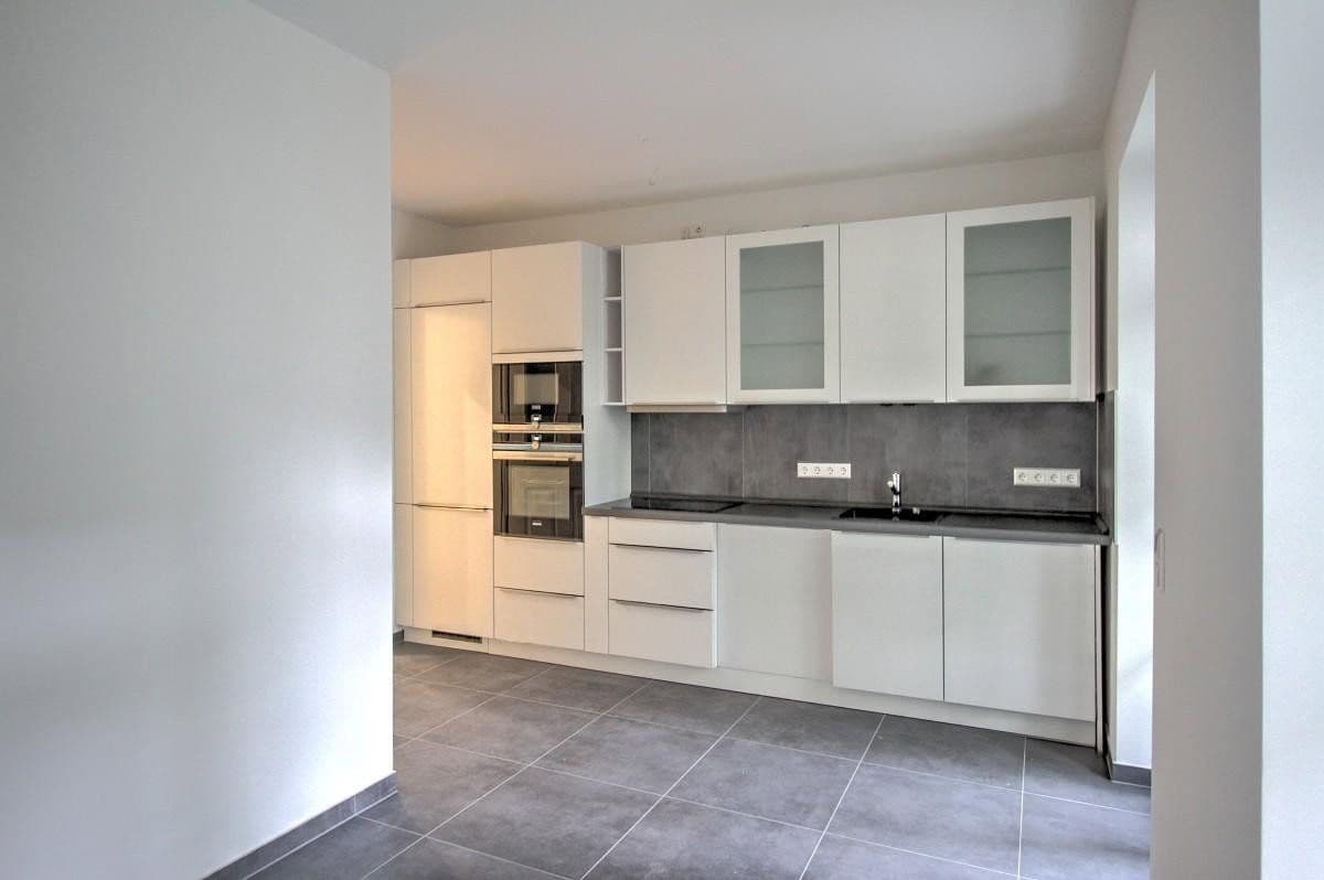 Prenájom bytu 2-izbový 74 m², Leipzig, Sasko Prenájom bytu 2-izbový 74 m², Leipzig, Sasko