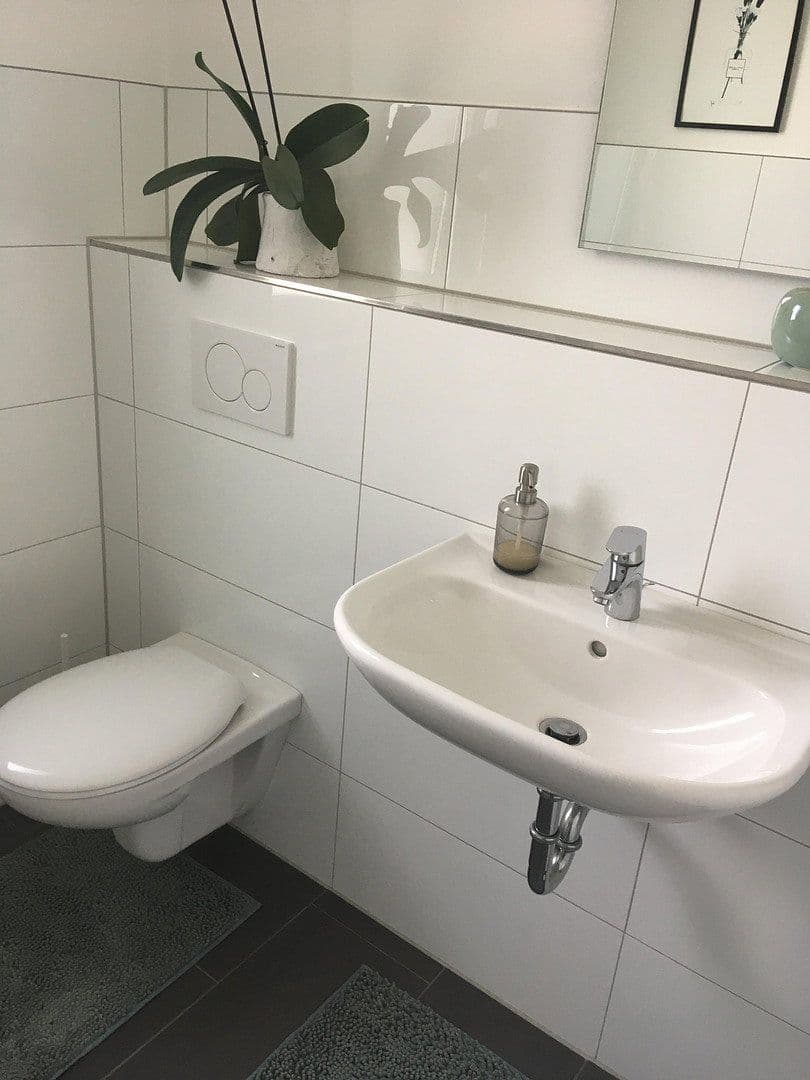 Prenájom bytu 3-izbový 100 m², Karlsdorf-Neuthard, Bádensko-Wurttembersko Prenájom bytu 3-izbový 100 m², Karlsdorf-Neuthard, Bádensko-Wurttembersko