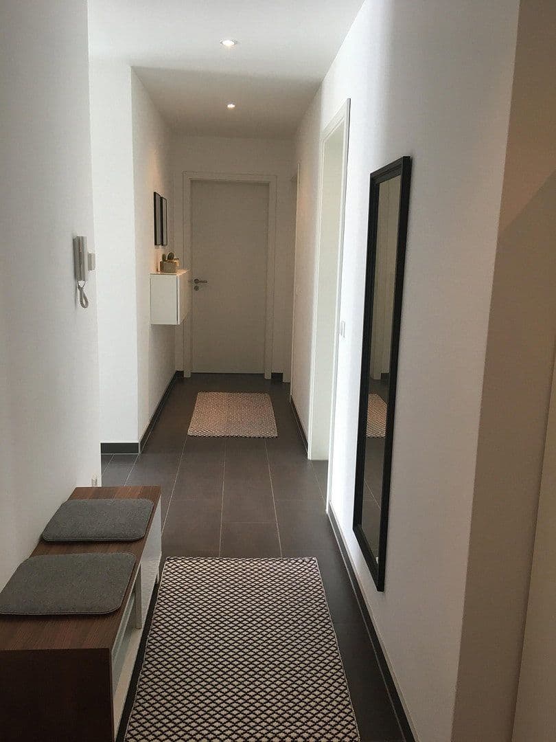 Prenájom bytu 3-izbový 100 m², Karlsdorf-Neuthard, Bádensko-Wurttembersko Prenájom bytu 3-izbový 100 m², Karlsdorf-Neuthard, Bádensko-Wurttembersko