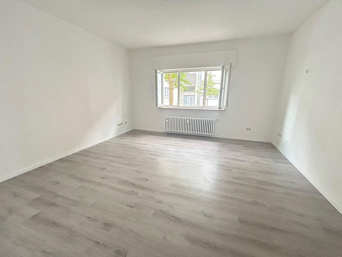 Prenájom bytu 1-izbový 43 m², Schlangenwallstraße 7, Gelsenkirchen, Severné Porýnie - Westfálsko Prenájom bytu 1-izbový 43 m², Schlangenwallstraße 7, Gelsenkirchen, Severné Porýnie - Westfálsko