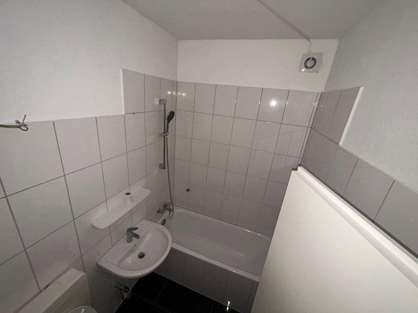 Prenájom bytu 1-izbový 43 m², Schlangenwallstraße 7, Gelsenkirchen, Severné Porýnie - Westfálsko Prenájom bytu 1-izbový 43 m², Schlangenwallstraße 7, Gelsenkirchen, Severné Porýnie - Westfálsko