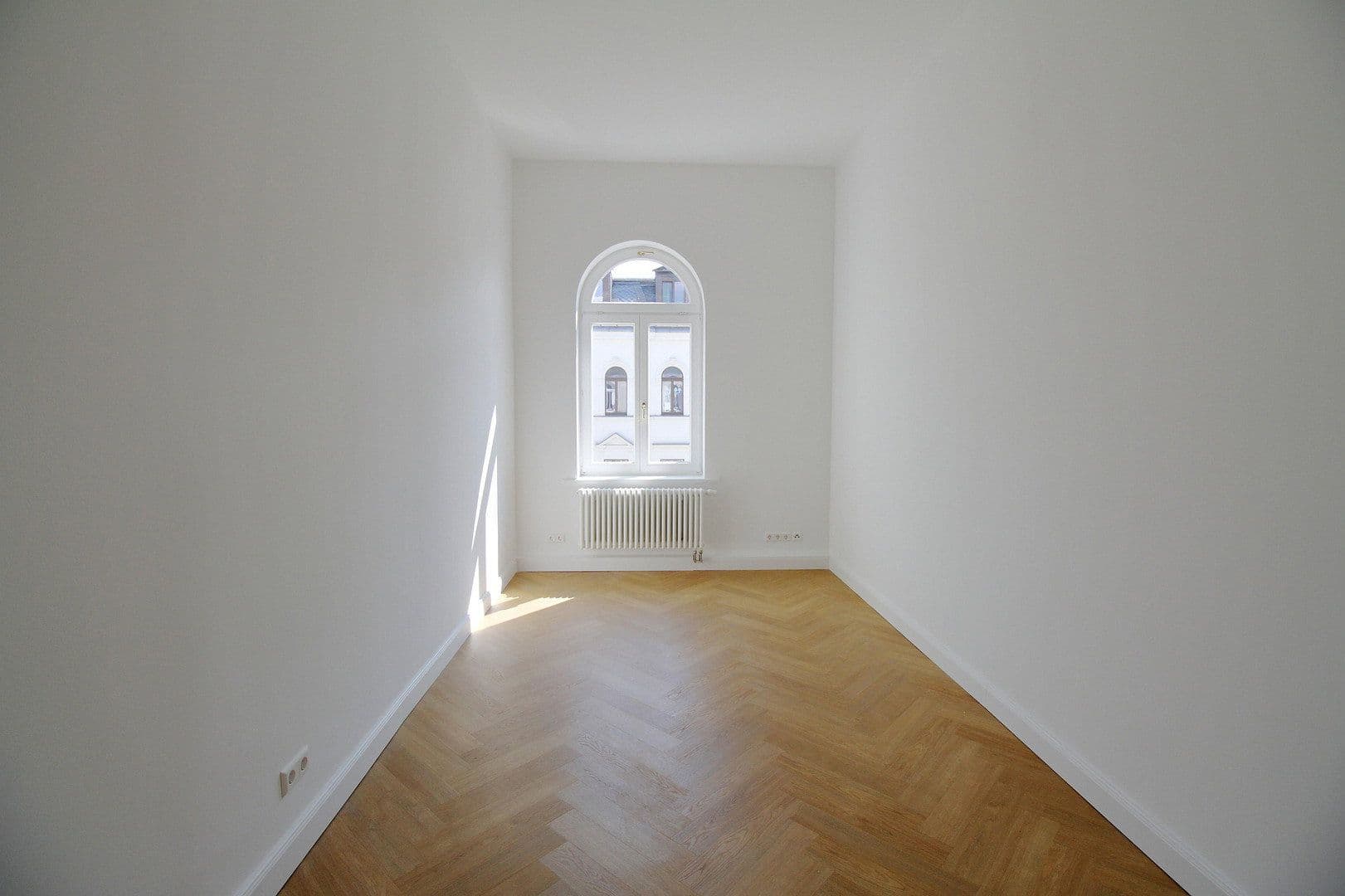 Prenájom bytu 3-izbový 98 m², Leipzig, Sasko Prenájom bytu 3-izbový 98 m², Leipzig, Sasko