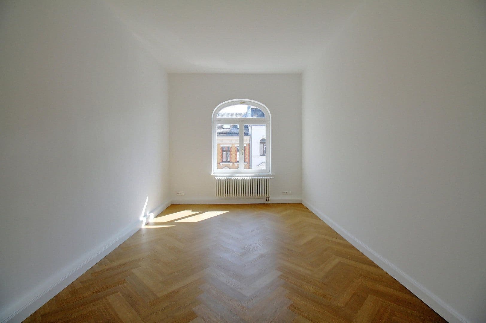 Prenájom bytu 3-izbový 98 m², Leipzig, Sasko Prenájom bytu 3-izbový 98 m², Leipzig, Sasko