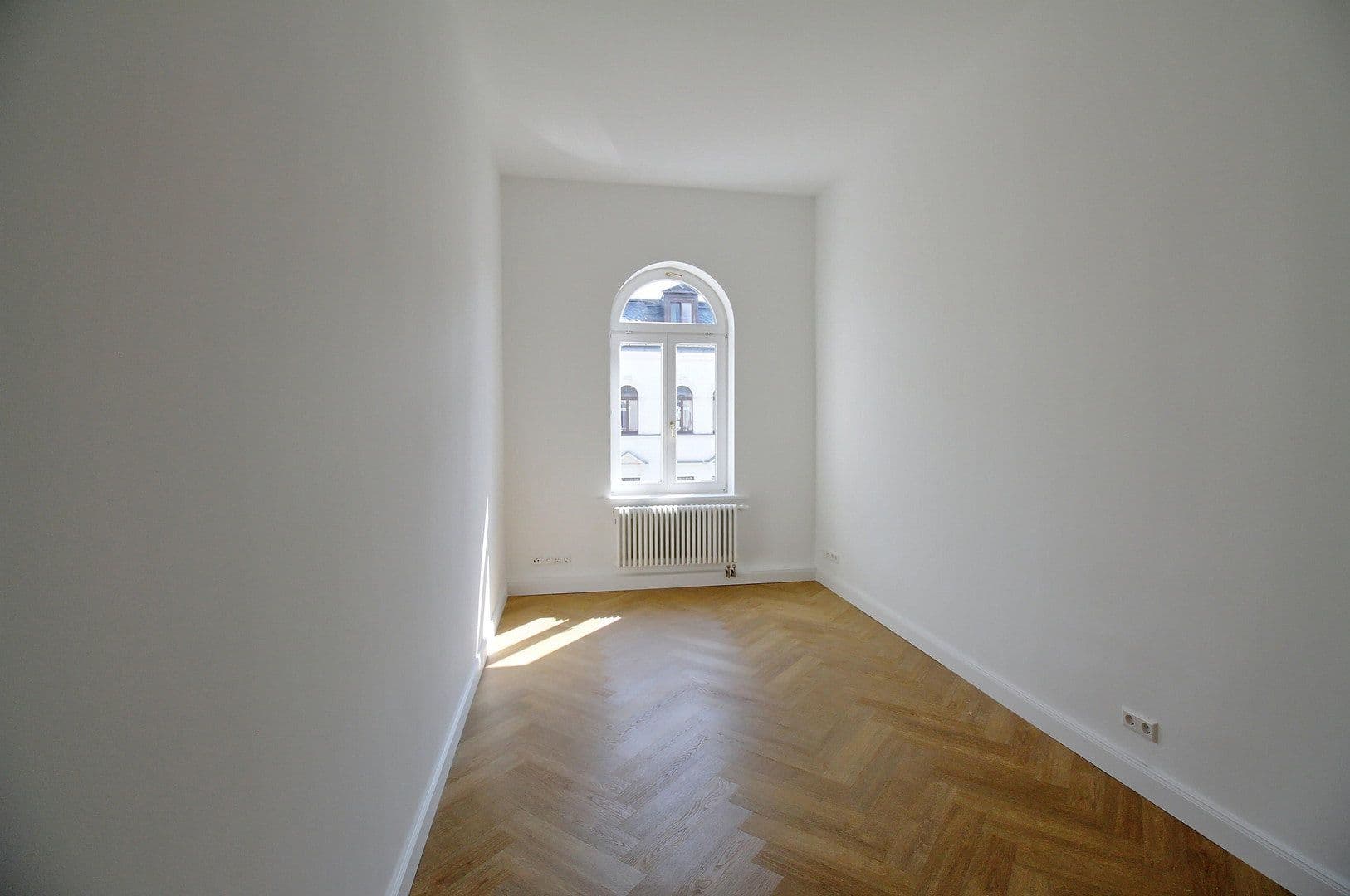 Prenájom bytu 3-izbový 98 m², Leipzig, Sasko Prenájom bytu 3-izbový 98 m², Leipzig, Sasko