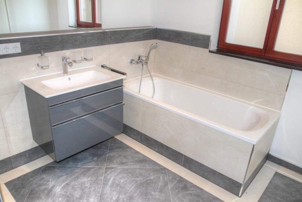 Prenájom bytu 3-izbový 98 m², Leipzig, Sasko Prenájom bytu 3-izbový 98 m², Leipzig, Sasko