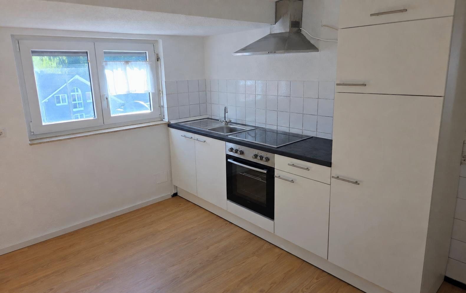 Prenájom bytu 4-izbový 94 m², Hindenburgstraße 72, Straubenhardt, Bádensko-Wurttembersko Prenájom bytu 4-izbový 94 m², Hindenburgstraße 72, Straubenhardt, Bádensko-Wurttembersko