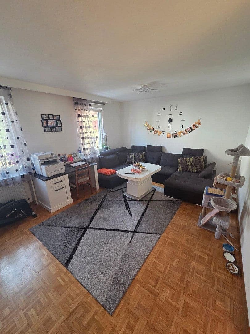 Prenájom bytu 3-izbový 100 m², Oberndorfer Straße 23, Schramberg, Bádensko-Wurttembersko Prenájom bytu 3-izbový 100 m², Oberndorfer Straße 23, Schramberg, Bádensko-Wurttembersko