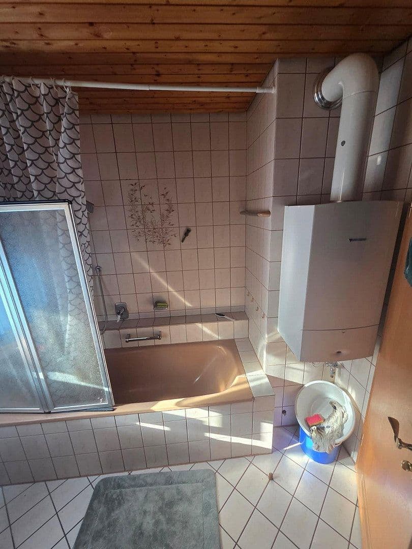 Prenájom bytu 3-izbový 100 m², Oberndorfer Straße 23, Schramberg, Bádensko-Wurttembersko Prenájom bytu 3-izbový 100 m², Oberndorfer Straße 23, Schramberg, Bádensko-Wurttembersko