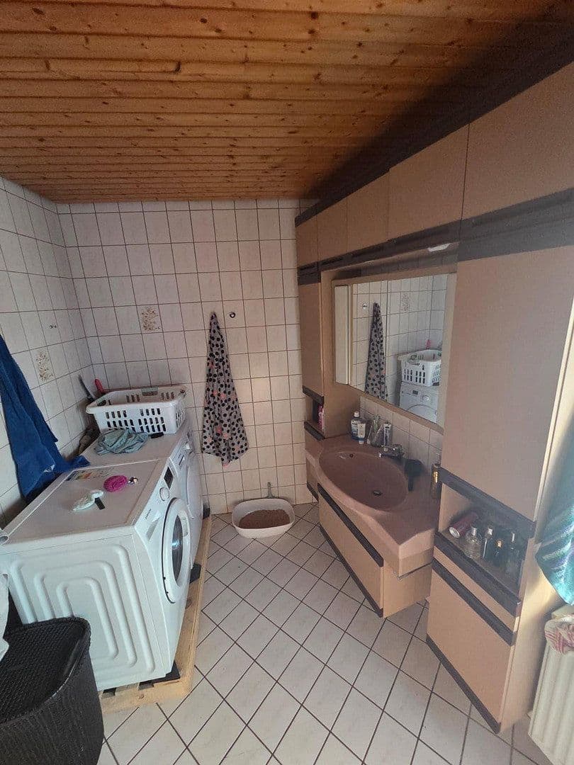 Prenájom bytu 3-izbový 100 m², Oberndorfer Straße 23, Schramberg, Bádensko-Wurttembersko Prenájom bytu 3-izbový 100 m², Oberndorfer Straße 23, Schramberg, Bádensko-Wurttembersko